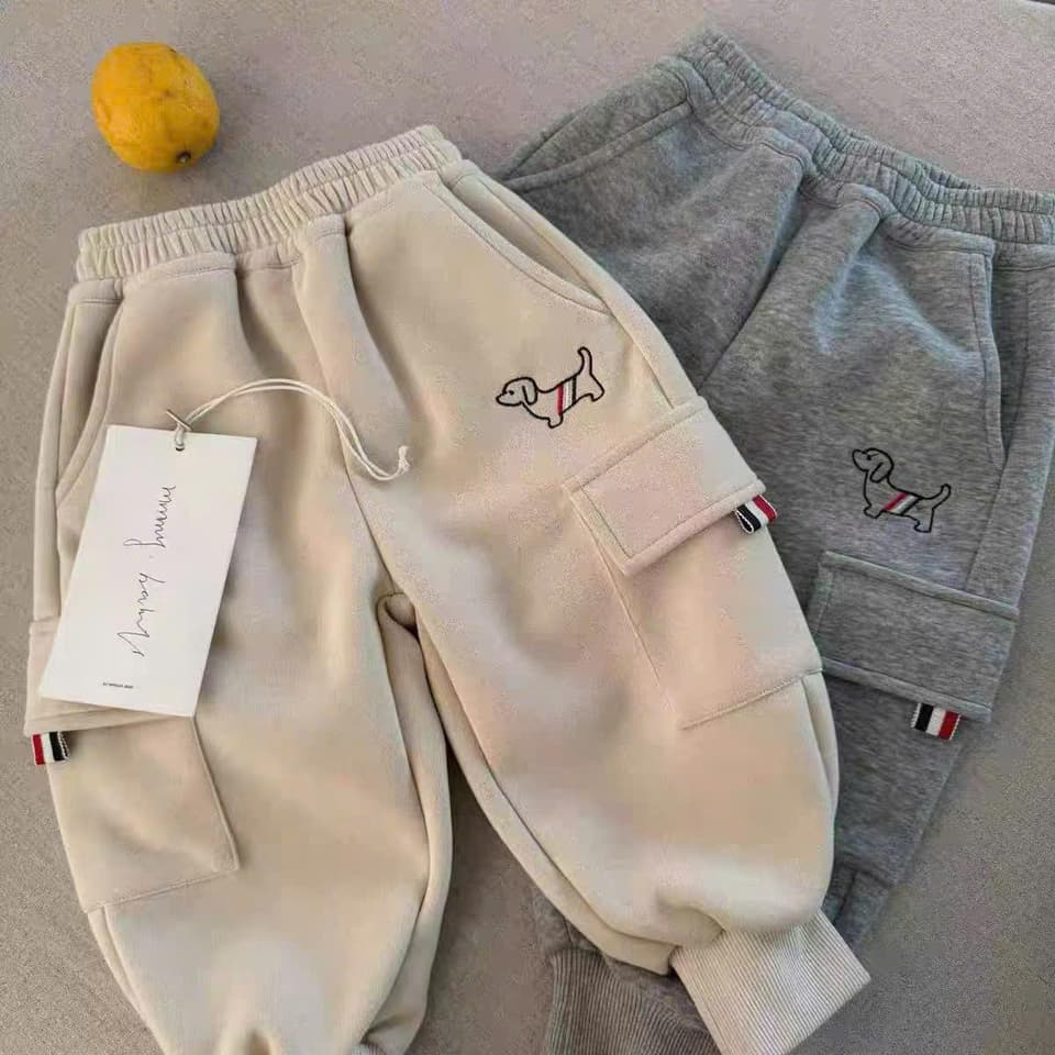 Quần nỉ túi hộp thêu hình chó đáng yêu cho bé trai từ 9-25kg DV007
