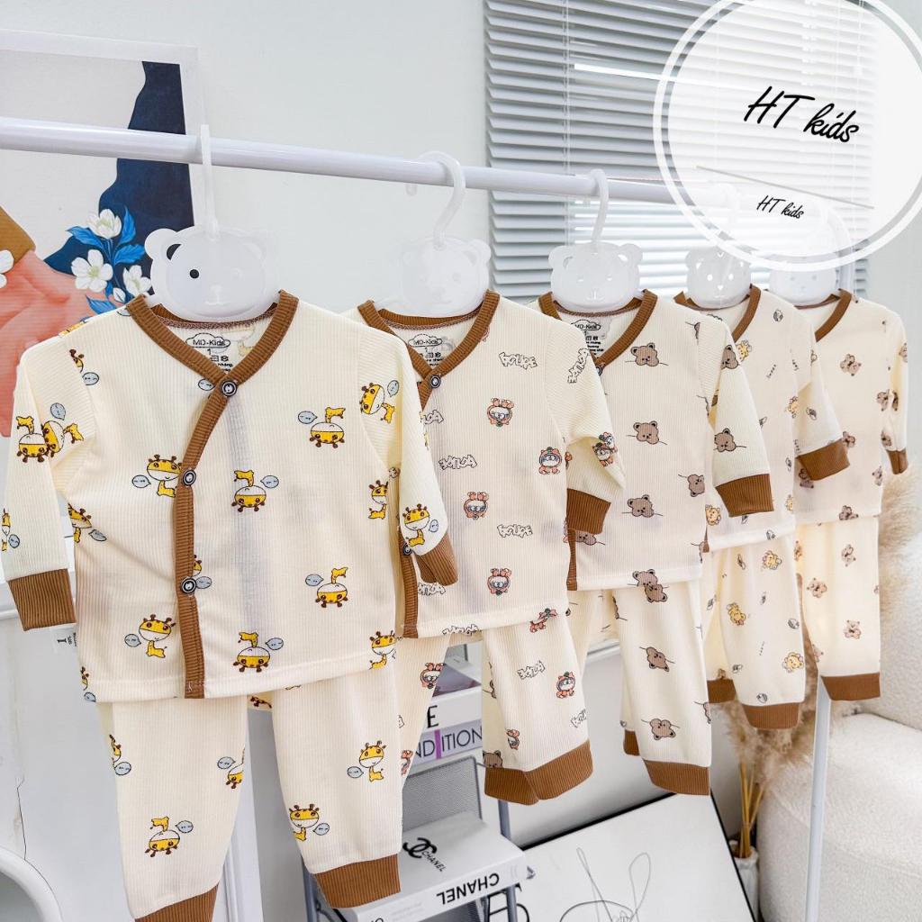 Bộ dài len tăm Mommycare cúc chéo ( cúc lệch) màu loại đẹp, bộ mặc thu đông cho bé sơ sinh