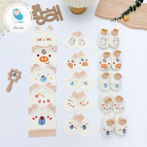 Set 3 Món Sơ Sinh ( Mũ - Bao Tay - Bao Chân ) Kem Pha Cổ Nâu Chất Petit Siêu Mềm Cho Bé Yêu